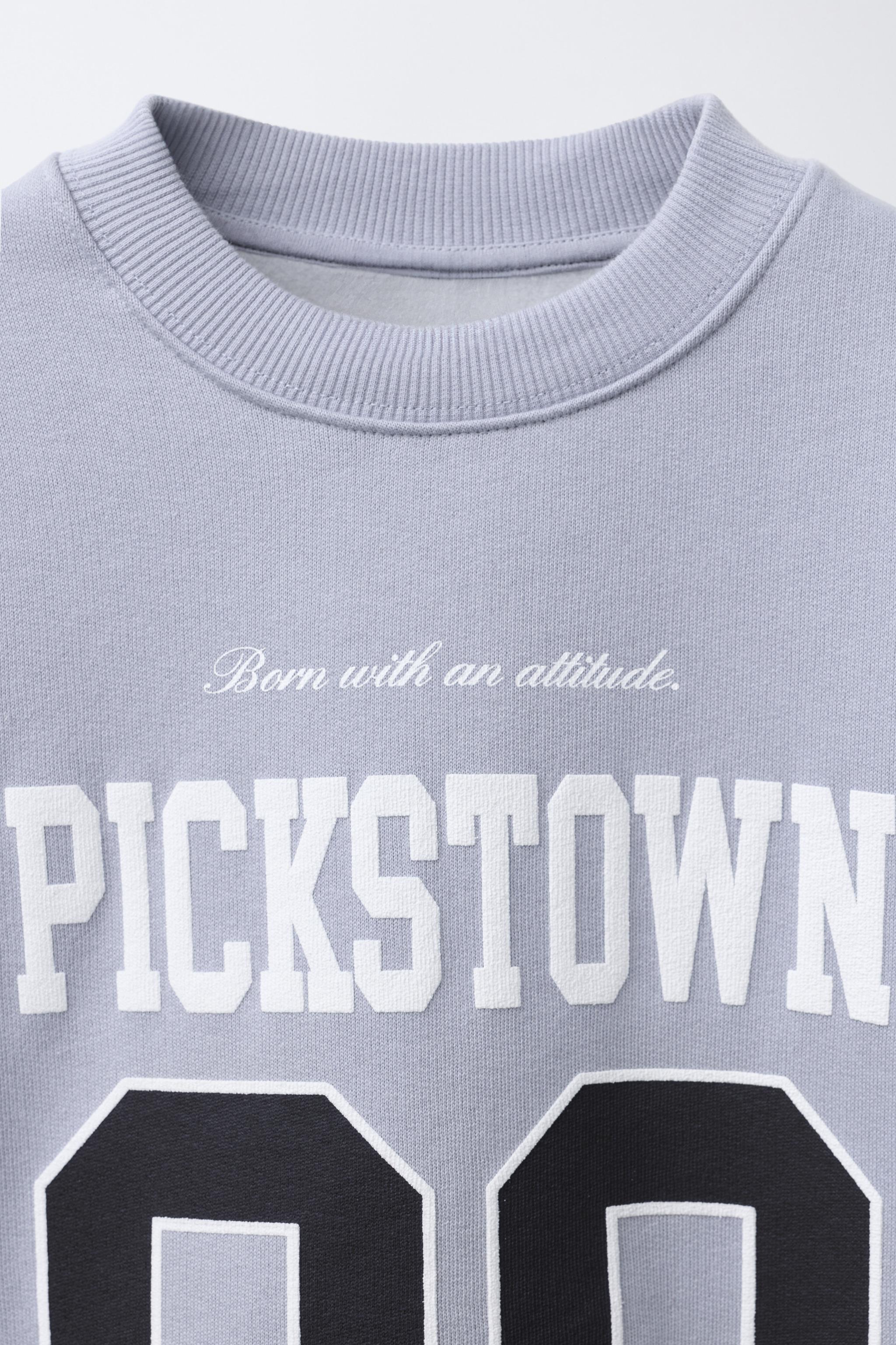 PRINTED NUMBER AND TEXT SWEATSHIRT